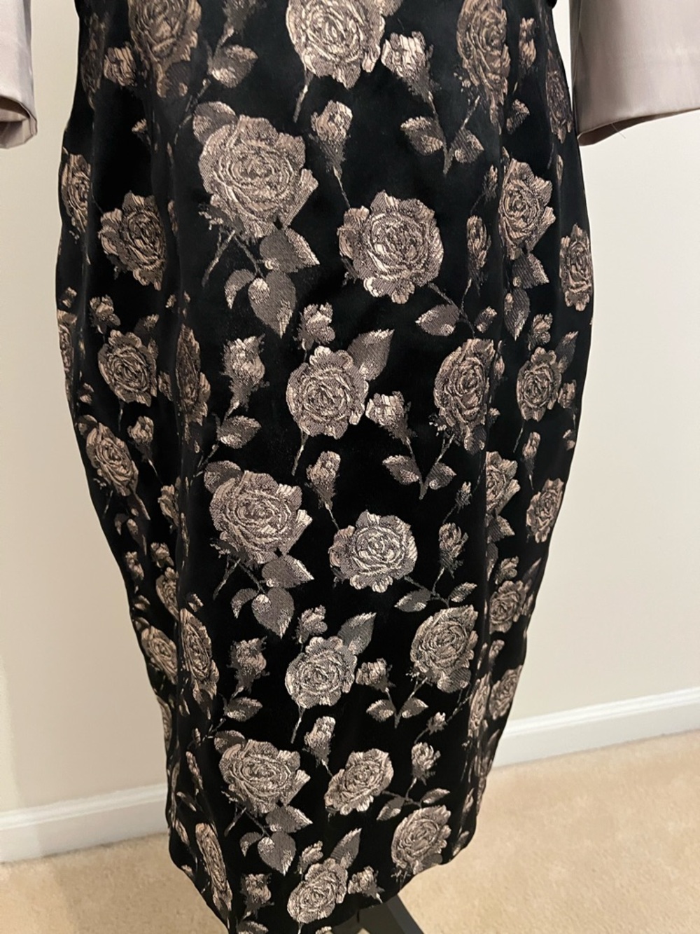 Eliza J Silver and Black Floral Cocktail Dress - Picture 13 of 13